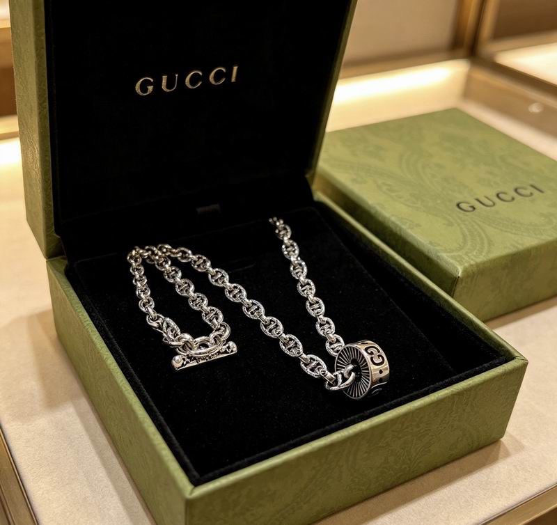 Gucci Necklace 08yxs32